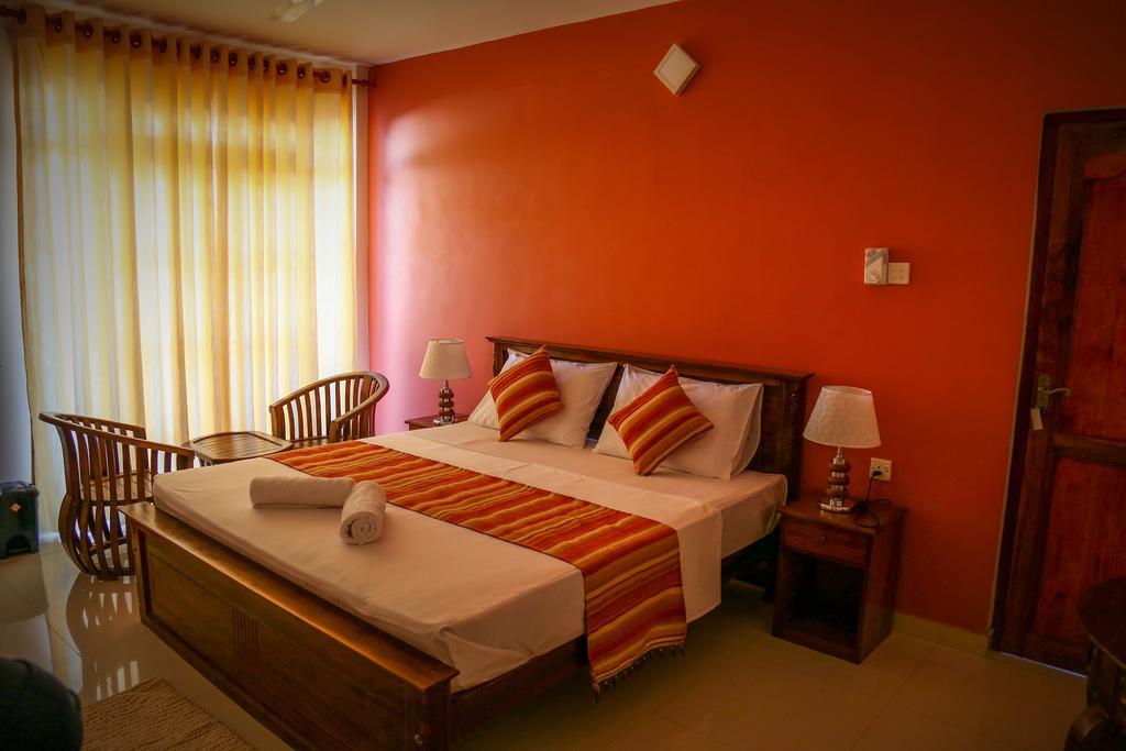 Romance Hills Hotel Kandy Exterior photo