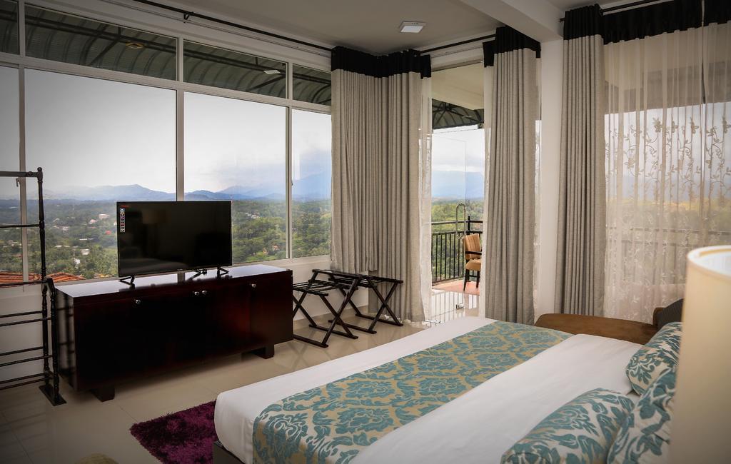 Romance Hills Hotel Kandy Exterior photo